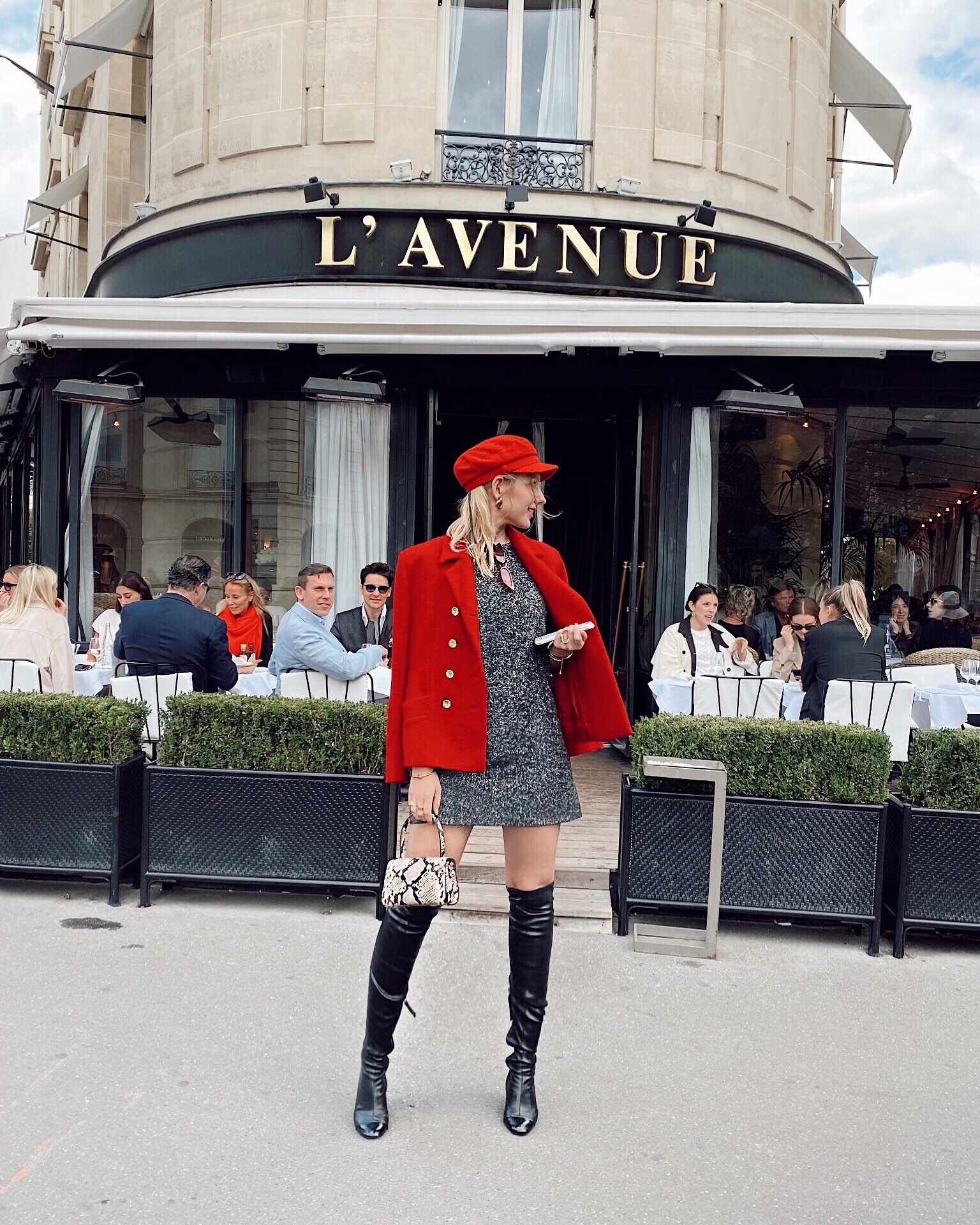 Swiss Blogger Anna Blachut at L’Avenue in Paris