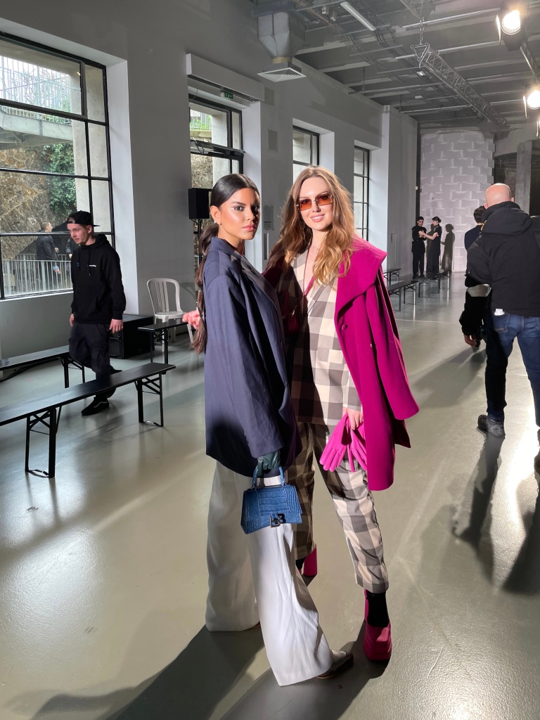 Paris Fashion Week at Palais de Tokyo Swiss Bloggers ANNA Blachut and Stephanie Olivier at the Tiffany Brown fashion show 